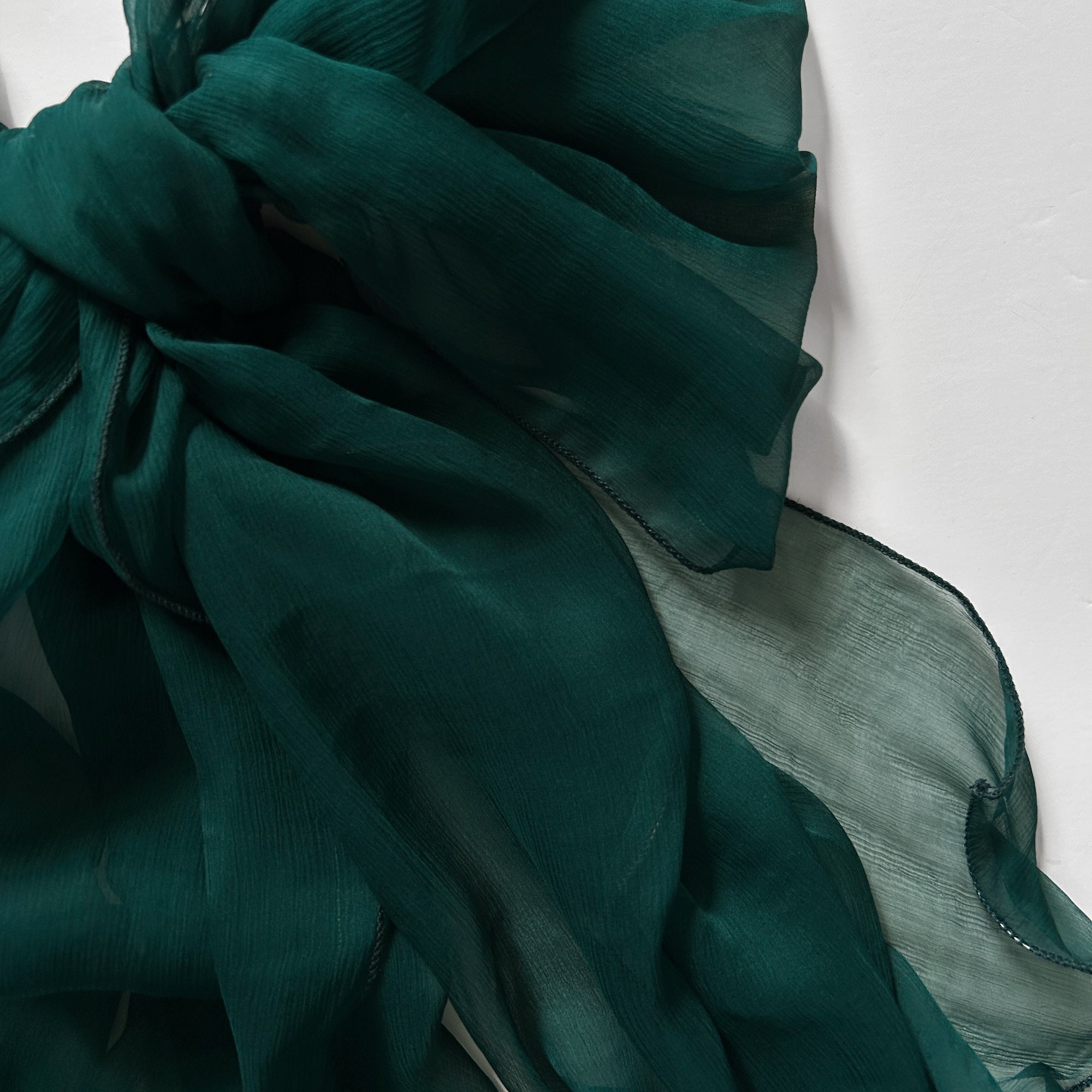 The Single-Layered Crinkled Silk Scarf – Forest Green - image 2