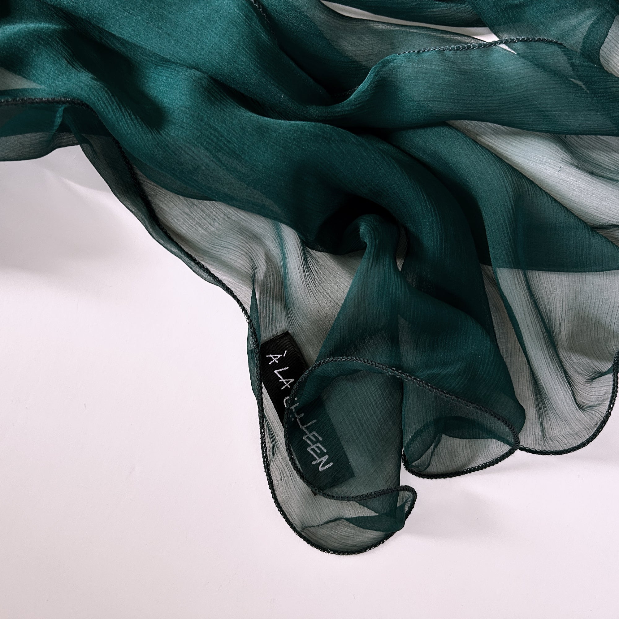 The Single-Layered Crinkled Silk Scarf – Forest Green - image 3
