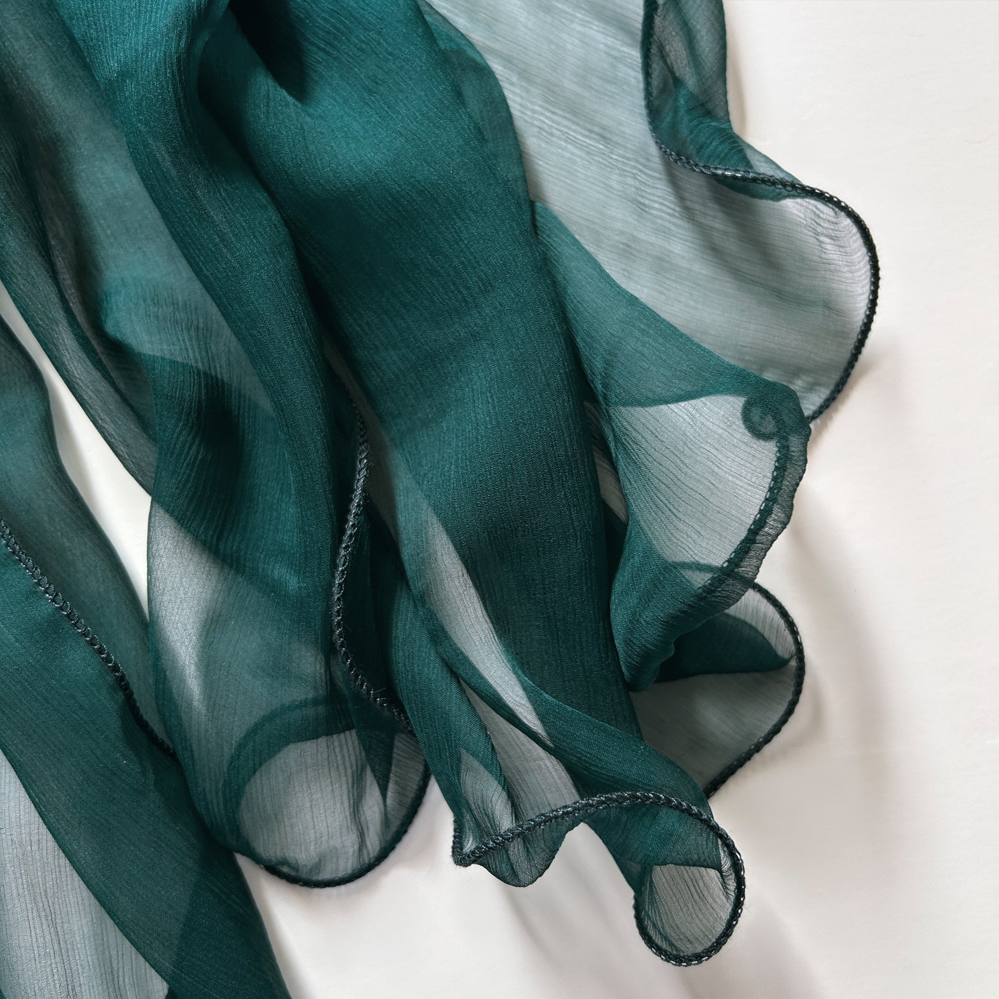The Single-Layered Crinkled Silk Scarf – Forest Green - image 4
