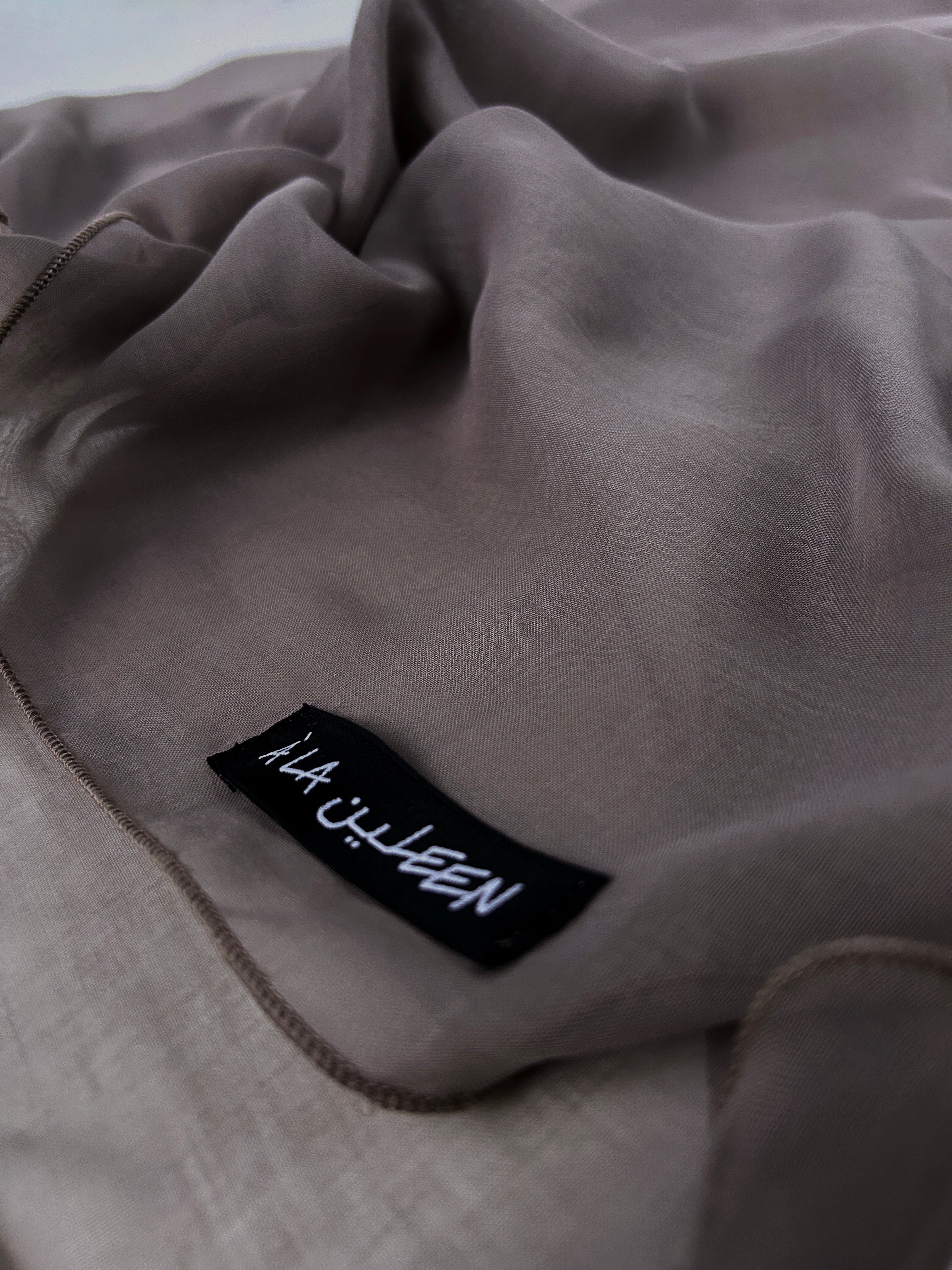 The à la Leen Voile Scarf with Wavy Hems- Cool Taupe with a mauve-grey undertone - image 2