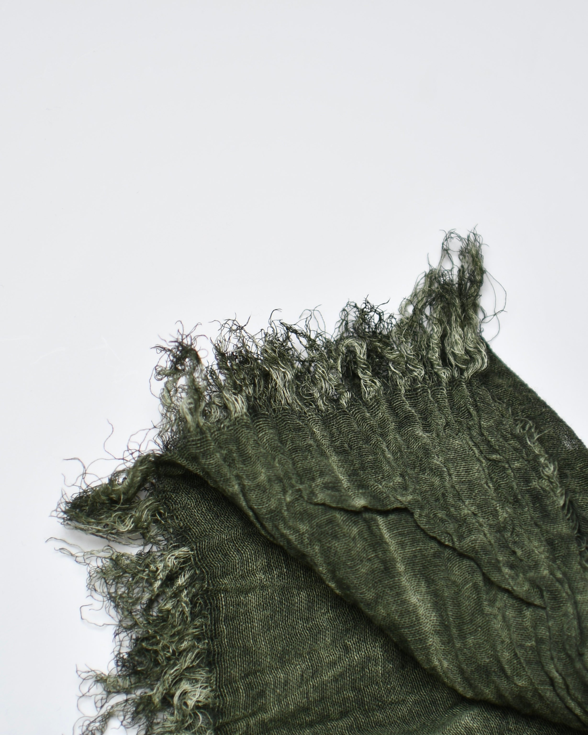 The Cotton Scarf in army green - image 3