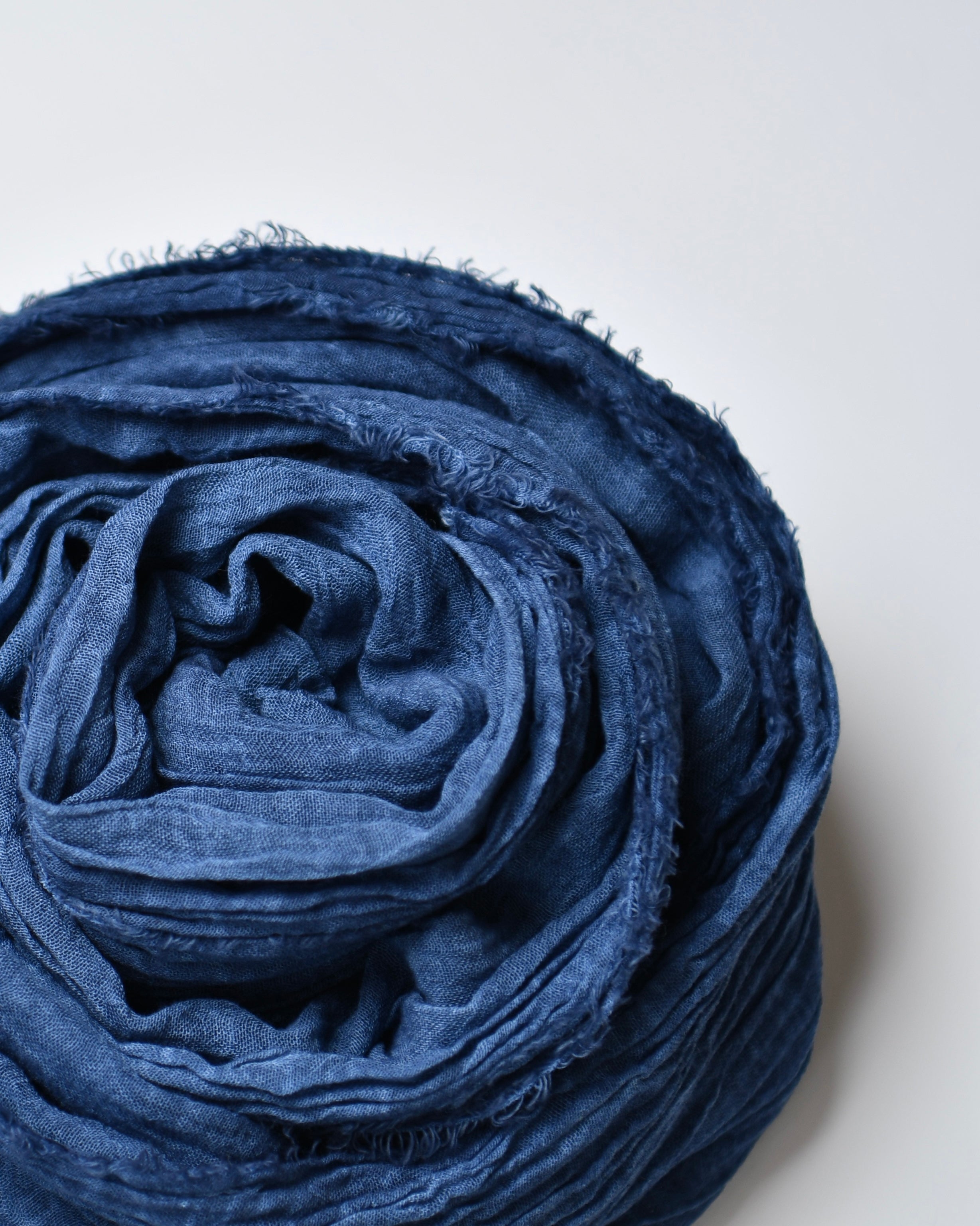 The Cotton Scarf in navy blue - image 4