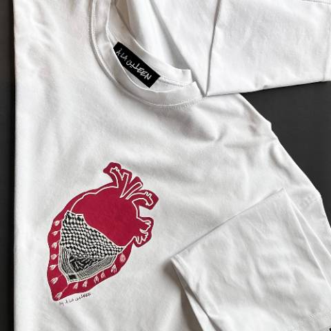 The “Sumoud” long sleeve t-shirt with a front print - image 1